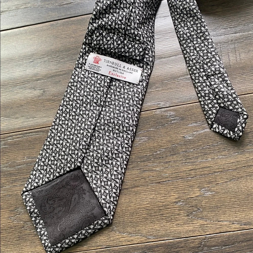 Turnbull & Asser Black and White Silk Handmade Patterned Tie - Picture 3 of 4